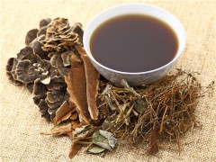 去膀胱湿热哪种药材好点